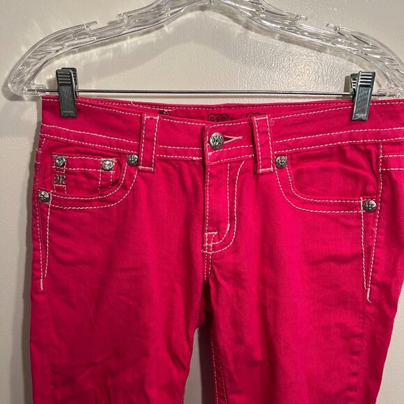 Miss Me Jeans Hot Pink Low Rise Wing Embellished Cuffed Capri, Size 27 - Picture 3 of 16